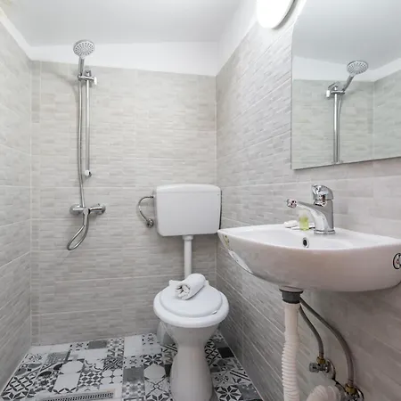 Flowers Grand 3* Бухарест