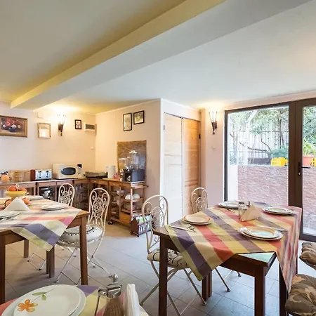 Flowers Grand Бухарест