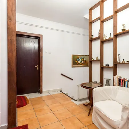 Flowers Grand 3* Бухарест