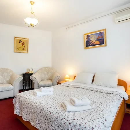 Hotel Flowers Grand 3*