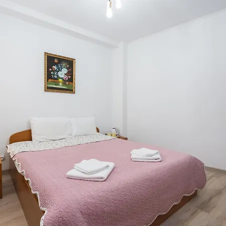 Flowers Grand 3* Бухарест