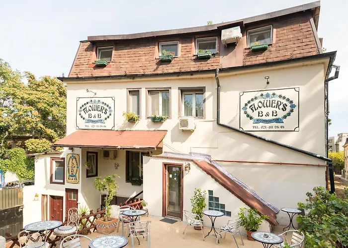 Flowers Grand מלון