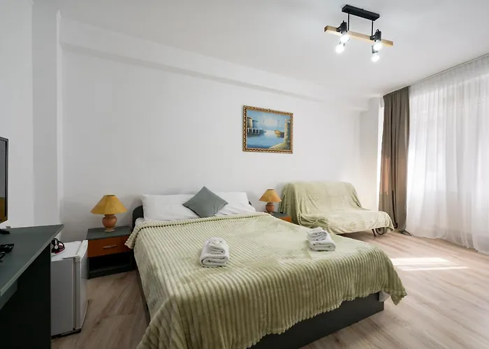 מלון Flowers Grand 3*