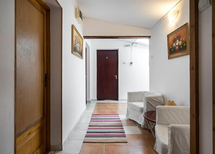 מלון Flowers Grand 3*