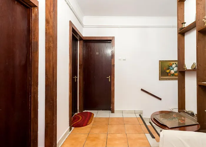 Flowers Grand 3* בוקרשט