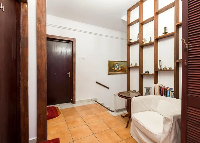 Flowers Grand 3* בוקרשט