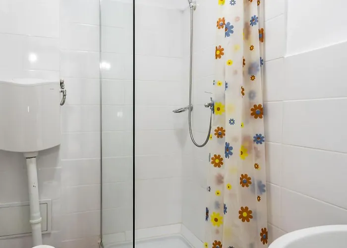 מלון Flowers Grand 3*