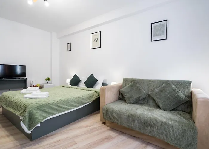 מלון Flowers Grand