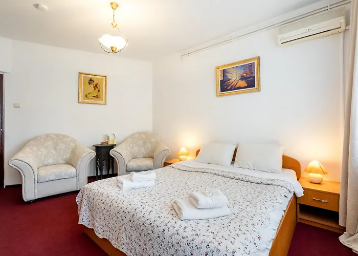 מלון Flowers Grand 3*