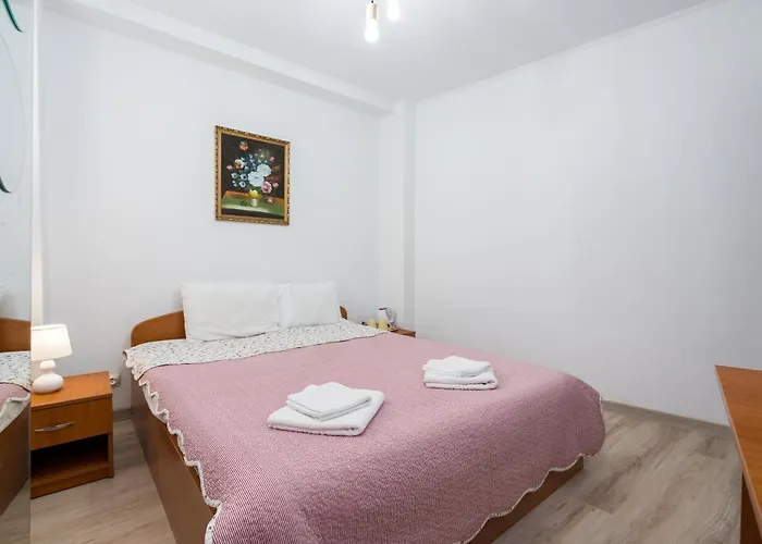 Flowers Grand 3* בוקרשט