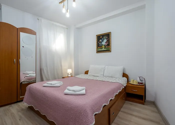 מלון Flowers Grand 3*