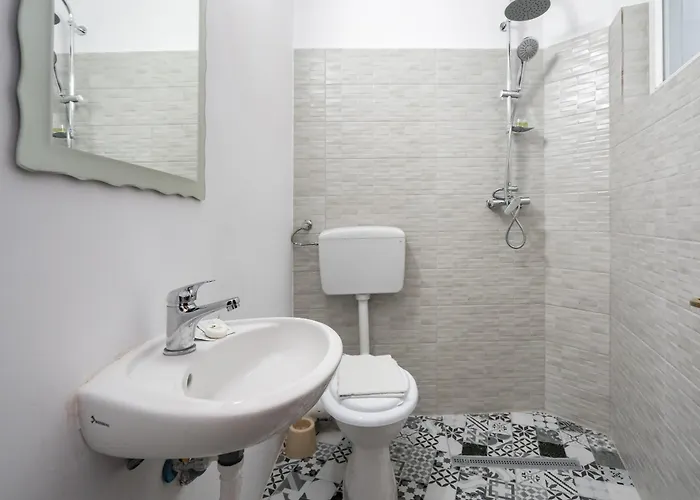 מלון Flowers Grand