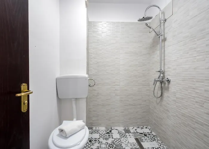 מלון Flowers Grand בוקרשט