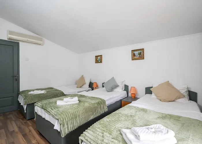 מלון Flowers Grand בוקרשט