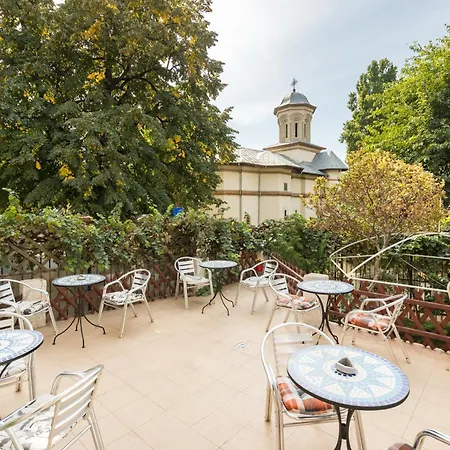 Flowers Grand 3* בוקרשט