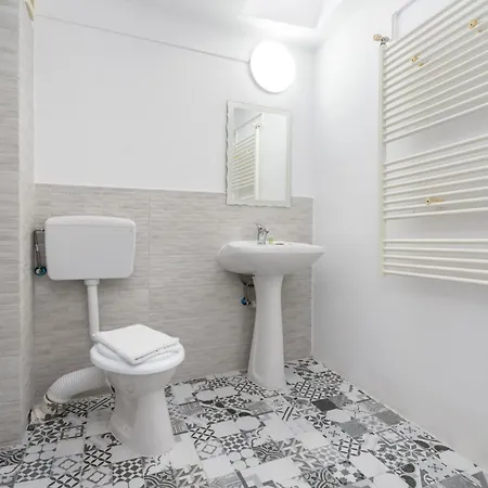 Flowers Grand מלון בוקרשט